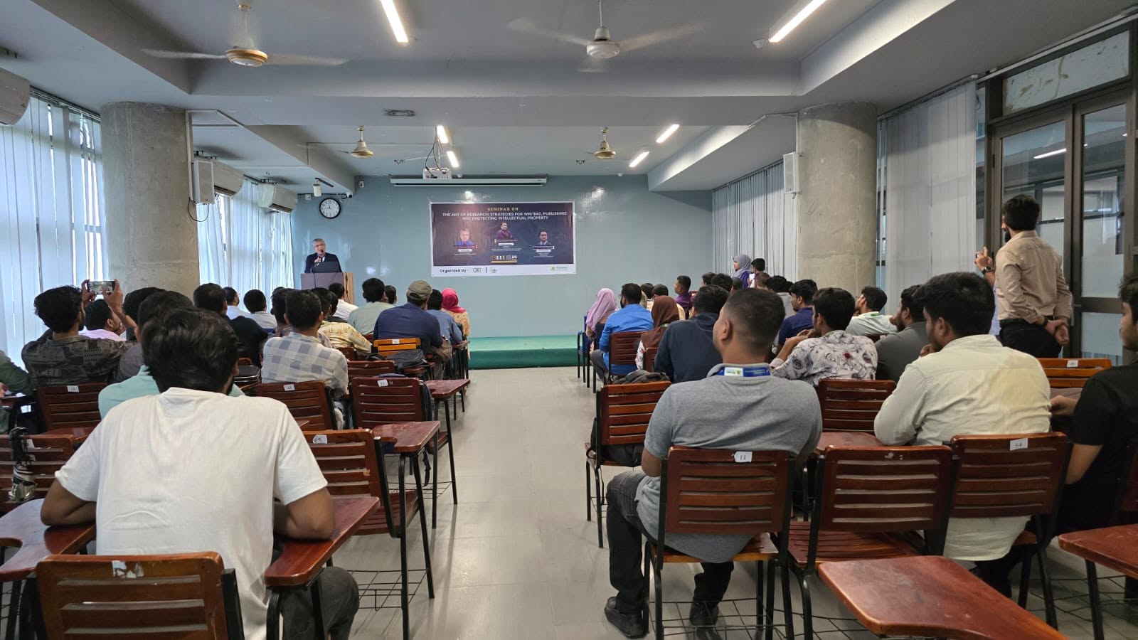 Event Image for 𝐒𝐞𝐦𝐢𝐧𝐚𝐫 𝐨𝐧 “𝐓𝐡𝐞 𝐀𝐫𝐭 𝐨𝐟 𝐑𝐞𝐬𝐞𝐚𝐫𝐜𝐡: 𝐒𝐭𝐫𝐚𝐭𝐞𝐠𝐢𝐞𝐬 𝐟𝐨𝐫 𝐖𝐫𝐢𝐭𝐢𝐧𝐠, 𝐏𝐮𝐛𝐥𝐢𝐬𝐡𝐢𝐧𝐠, 𝐚𝐧𝐝 𝐏𝐫𝐨𝐭𝐞𝐜𝐭𝐢𝐧𝐠 𝐈𝐧𝐭𝐞𝐥𝐥𝐞𝐜𝐭𝐮𝐚𝐥 𝐏𝐫𝐨𝐩𝐞𝐫𝐭𝐲”